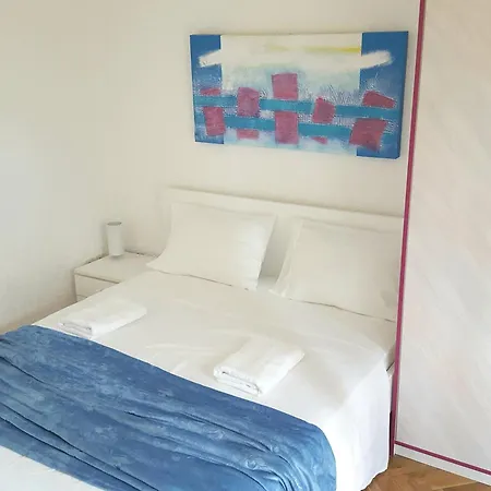 Magdalena As7 - With Two Terraces - Private Free Parking Apartman